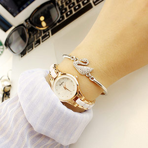 Rose gold ladies steel strap watch