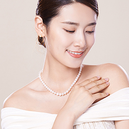 Natural freshwater pearl necklace