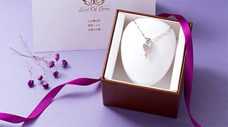 Here are 10 great gifts for your sister that she will absolutely love