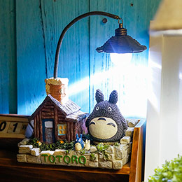 Chinchilla resin small table lamp ornament