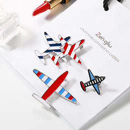 Japanese style small airplane brooch