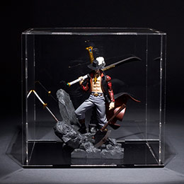 One Piece Hawkeye Figure