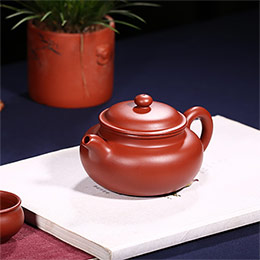 Yixing handmade red clay purple clay teapot
