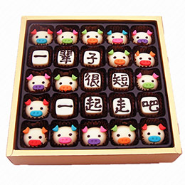 Creative pig head engraved chocolate