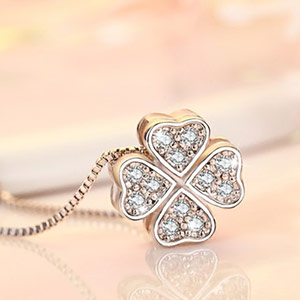 Four-leaf clover necklace with diamonds