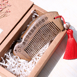 Natural green sandalwood engraved wooden comb