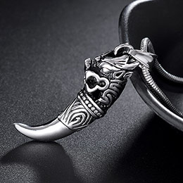 Men's Wolf Tooth Titanium Steel Necklace