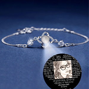 Four-leaf clover photo projection bracelet