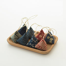 Mugwort insect repellent rice dumpling sachet