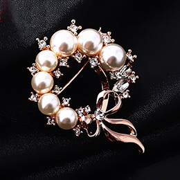 Women's Crystal Pearl Brooch