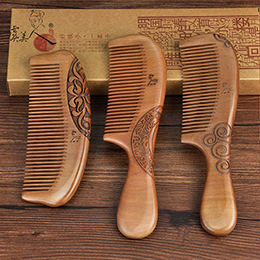 Poppy natural peach wood comb