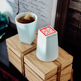 Jingdezhen black and white ceramic cup