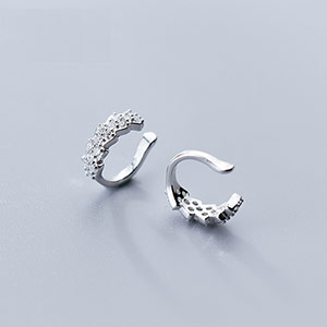 Fashionable diamond earrings for non-pierced ears