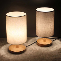 Modern simple solid wood small table lamp