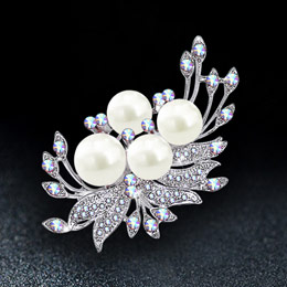 Korean style pearl crystal brooch