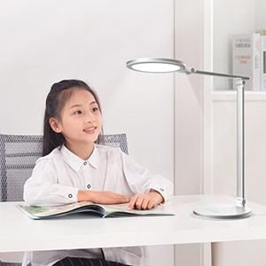 Children's smart eye protection desk lamp