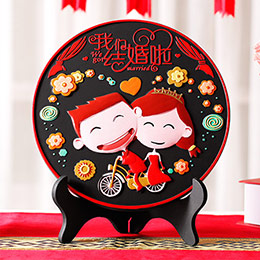 Cartoon wedding charcoal carving ornaments