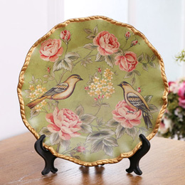 Flowery and prosperous decorative plate