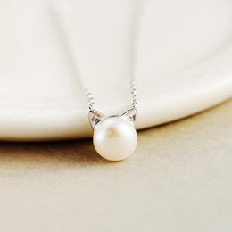 Cute cat ear pearl clavicle pendant
