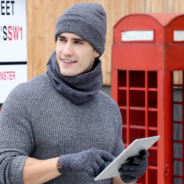 Hat, scarf and gloves three piece set