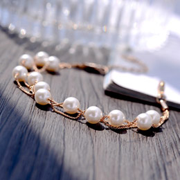 Princess Anna Sweet Pearl Bracelet