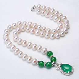 Green Agate Pearl Necklace