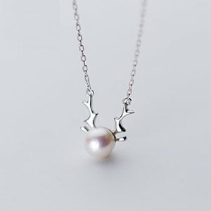 Elk Pearl Necklace