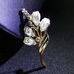 Korean Fashion Pearl Corsage