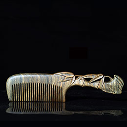 Bamboo Green Sandalwood Comb