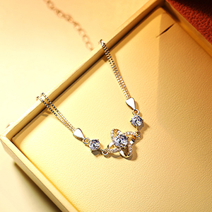 Four-leaf clover diamond bracelet for girls