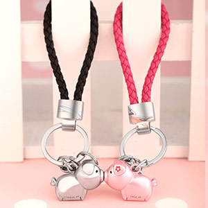 Couple pig keychain