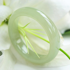 Natural green jade bracelet
