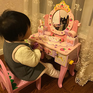 Little princess wooden dressing table