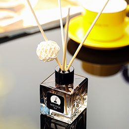 Rattan Aromatherapy Essential Oil Bottle