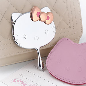 Hello Kitty Handle Makeup Mirror