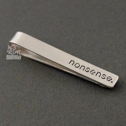 Fermacravatta in piuma di spada in argento sterling