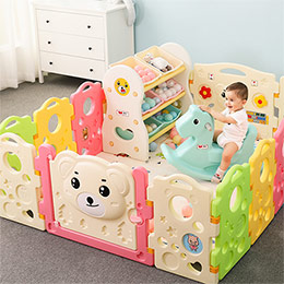 Fenced baby crawling ball pool