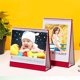 DIY Personalized Desk Calendar