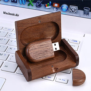 Wooden Engraved USB Flash Drive