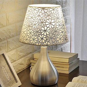 Modern simple bedside table lamp