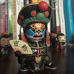Sichuan opera face-changing doll