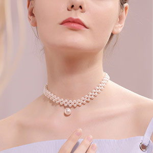 choker short pearl necklace