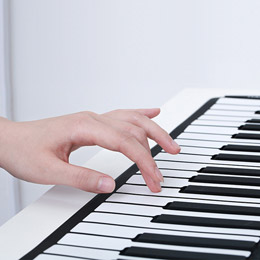 Multifunctional children's electronic piano