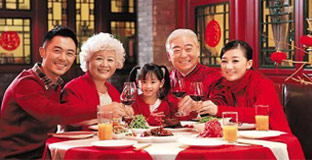 What gifts should I give to my relatives during the Spring Festival?