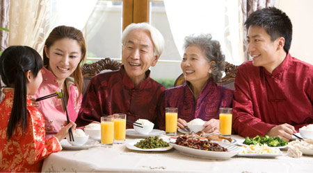 What gifts should I give to my family during the National Day holiday?