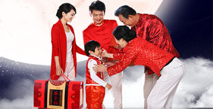What gifts should I buy for my parents during the National Day holiday?