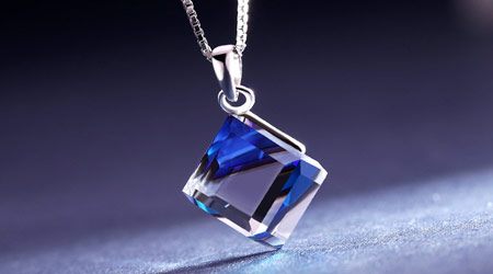 Fashion accessories to embellish her beauty