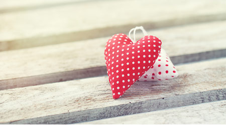 Recommended Valentine's Day gifts for long-distance couples