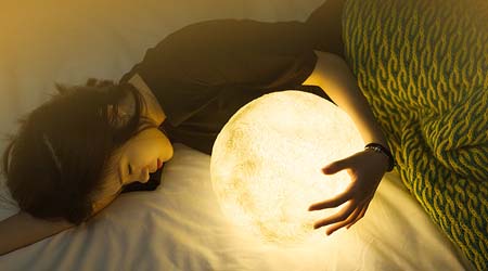What's a good gift for a girl during the Mid-Autumn Festival?