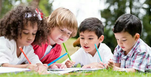 Teachers can take a look at these small gifts to reward children in class